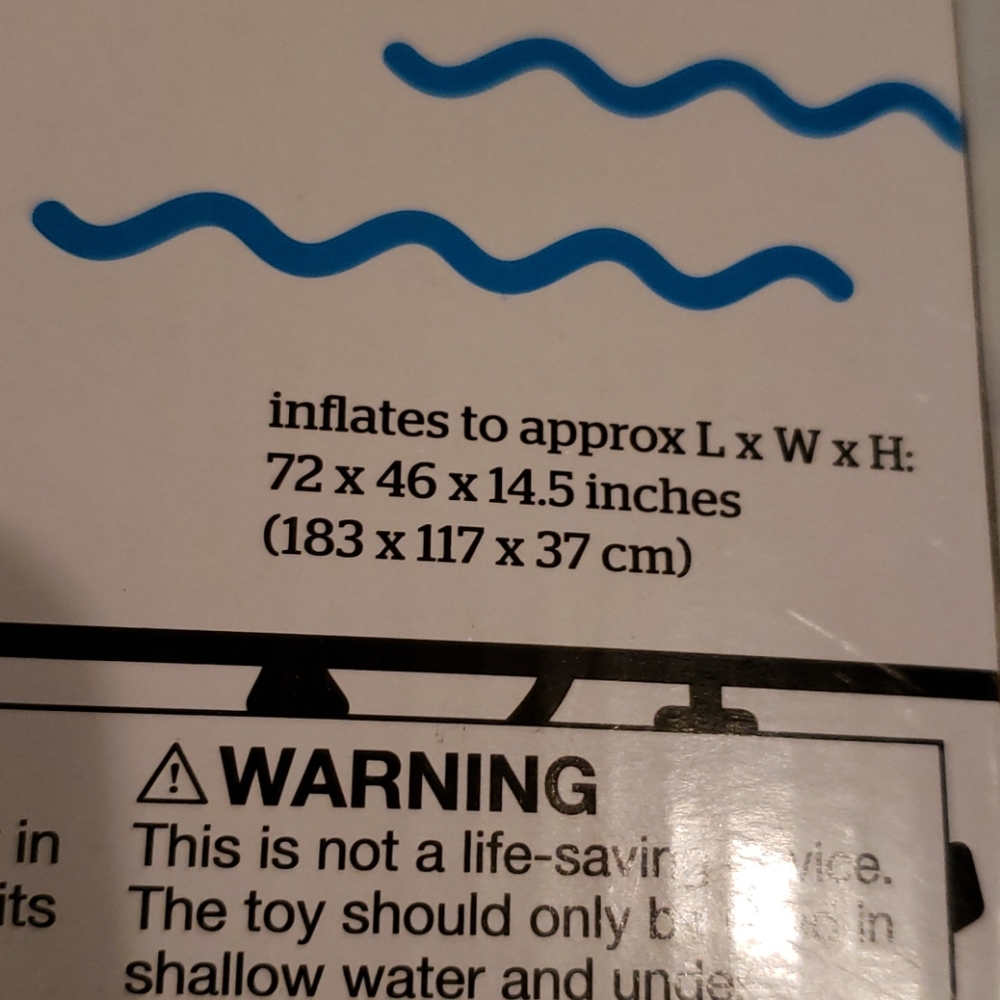 Pineapple Pool Float - Picture 2 of 3